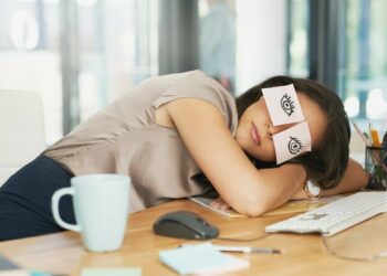 Keni stresin e pas pushimeve? Ja si ta rinisni punën pa stres –