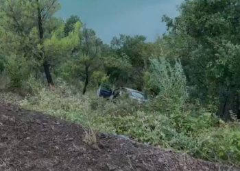 Aksident në Shkopet, mjeti përfundon në liqen, dy të plagosur –