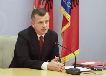 “Goditje më të forta po vijnë”, ja ç’paralajmëron Balla –