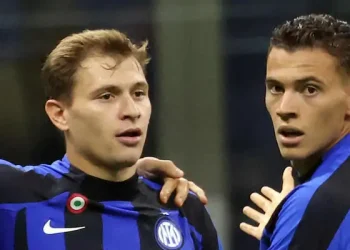 Brighton bisedon me Interin për titullarin e Kombëtares –