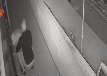 Vodhën para dhe sende me vlerë në një biznes, arrestohen 2 autorët –