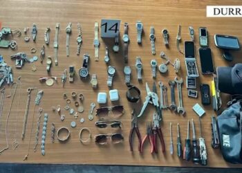 Kapet ‘skifteri’ i 8 banesave në Durrës, çfarë i gjeti policia –