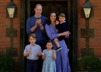 William dhe Kate gradohen në ushtrinë mbretërore –