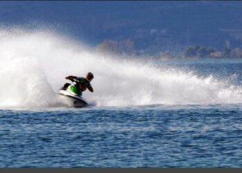 U përplas me “Jet Ski” në plazhin e Llamanit, ndërron jetë 16-vjeçari –
