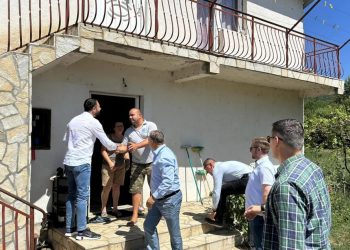 Ministrat Krasniqi e Rashiq vizitojnë familjen e dëmtuar nga zjarri –