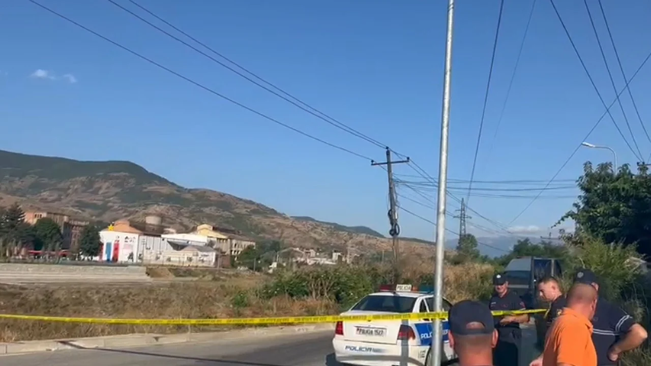 Ç’po ndodh në Maliq? RENEA tashmë është brenda banesës së 62-vjeçarit –