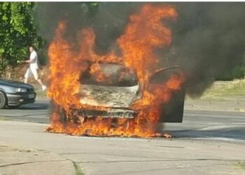 Merr flakë makina në autostradën Fier-Vlorë –