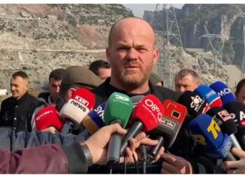 ‘Të mos ndërtohet fabrika’, policia ndalon 7 protestues –