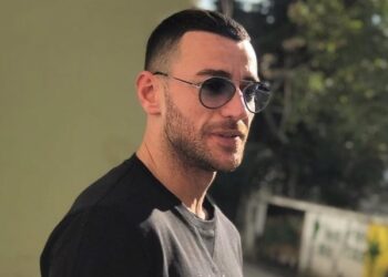 Ndan mesazhet me fansen e mitur, ja këshilla që i jep Stresi –