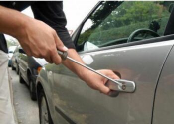 Vodhën makinën në Vlorë, dy të shoqëruar –