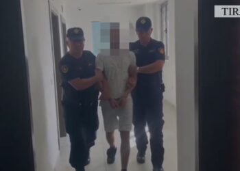 Shiste drogë në afërsi të shkollave në Laprakë, arrestohet 23-vjeçari –