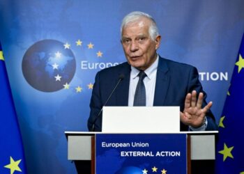 Borell thirrje Serbisë të tërheqë ushtrinë nga kufiri me Kosovën –