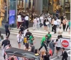 Të shtënat në qendrën tregtare në Bangkok, raportohen 3 të vdekur –