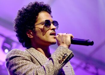 Bruno Mars anulon koncertin në Izrael pas ngjarjeve të fundit –