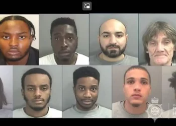 Rrëmbenin shqiptarë, i torturonin dhe më pas i zhvasnin mijëra paund (Detajet)