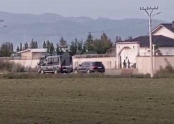 Momenti kur ‘baronit’ të drogës i rrethohet banesa dhe resorti luksoz –