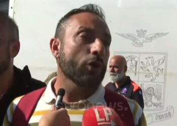 “U qëlluan 150 raketa”, të riatdhesuarit nga Izraeli: Pamë tmerr –