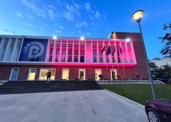 VIDEO/ Selia e PD bëhet rozë, zbulohet shkaku –