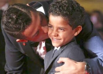 Djali 13-vjeçar i Cristiano Ronaldos nënshkruan kontratë me sauditët –