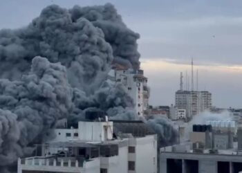 Shikoni si shkatërrohet kulla 11-katëshe “Palestinë Tower” (VIDEO) –
