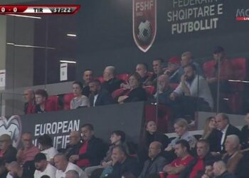 Trajneri i ri i Partizanit shfaqet në “Air Albania”, legjenda kroate pret… –