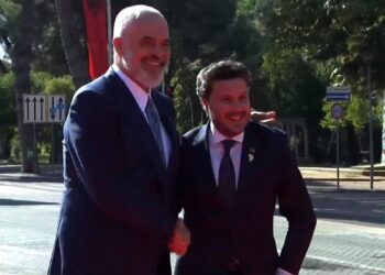 Me Kurtin u tregua i akullt, me Abazoviçin s’i kursen përqafimet