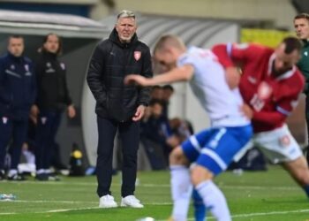 Shkarkimi i trajnerit?! Plas tek Çekia, kapiteni kundër federatës –