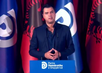 Basha nuk njeh ditë pushimi, takim mbreslënës në Fier –