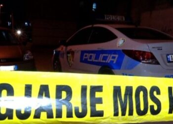 Përplasen dy makina në Lushnjë, plagoset 40-vjeçari –