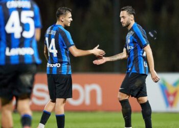 Asllani i veçantë! Të dëgjon kur i flet –