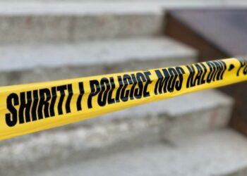 Gjendet i pajetë në banesë 54-vjeçari, dyshimet e Policisë –