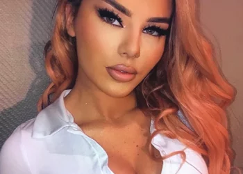 Tayna shfaqet shumë provokuese në fotografitë e fundit –