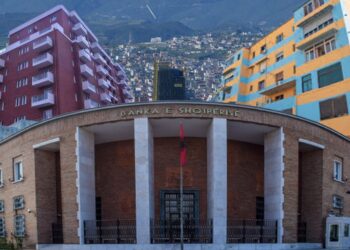Shtrenjtimi i apartamenteve nuk ndalet, Banka e Shqipërisë ndërhyn për kreditimin e ndërtimit –