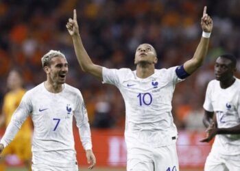 Mbappe i papërmbajtshëm, Franca fiton në Amsterdam ndaj Holandës –