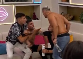 FOTO/ Plas sherri në ‘Love Island Albania’ –