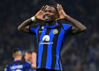 Interi mund Romën në finish, ka minuta edhe për Asllanin –