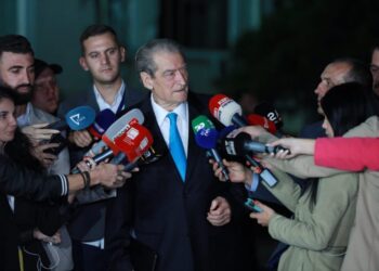 Po bëjmë betejën për qytetarët, Rama i zhytur në korrupsion –