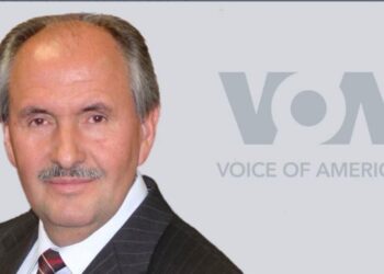 43 vjet tek “Zëri i Amerikës”, gazetari Elez Biberaj del në pension –