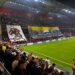 “Me plis për Berlin”/ Tifozat Kuq e Zi shpalosin banderolën gjigande –