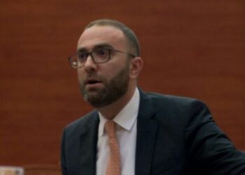 Akt i pashembullt, Rama po i mbyll çdo hapësirë opozitës… –