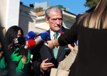 Rama përjashtoi sot opozitën nga parlamenti –