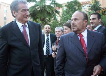 Procesin e privatizimin të kompleksit Partizani e nisi Fatos Nano –