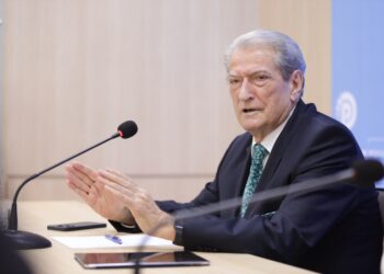 Rama-Vuçiç kërkojnë zhbërjen e Kosovës, rrezikojnë të zhysin Rajonin… –