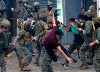 Policia përleshet me protestuesit pranë Ambasadës amerikane në Bejrut –