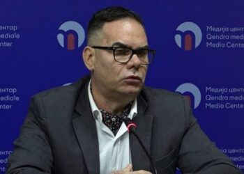 Mbroni qytetarët serbë në veri nga Vuçiç dhe… –