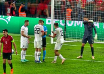 Rriten shanset për Shqipërinë, Çekia mbetet me 10 lojtarë –