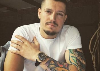 Elgit Doda pyet ndjekësit, por për çfarë bëhet fjalë? –