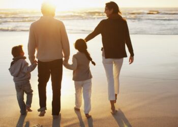 Numri i familjeve shqiptare shënon rënien më të shpejtë në dy dekada –