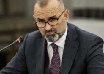 Transferimi i të burgosurve shqiptarë, ministri Manja drejt Londrës –