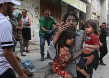 Më shumë se 8,000 të vdekur në Gaza, Izraeli ben thirrje për evakuim –